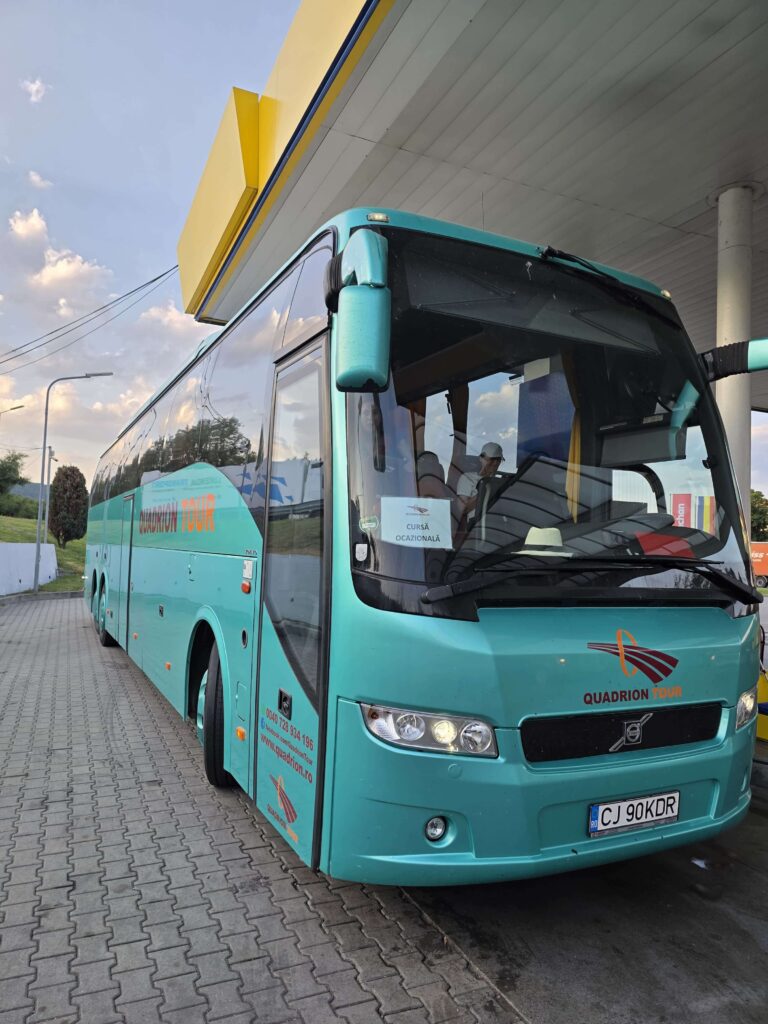 autocar volvo transport excursii